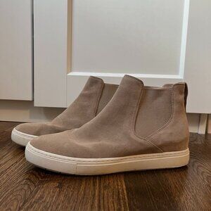 Vince Newlyn Chelsea Suede Sneaker, size 8.5